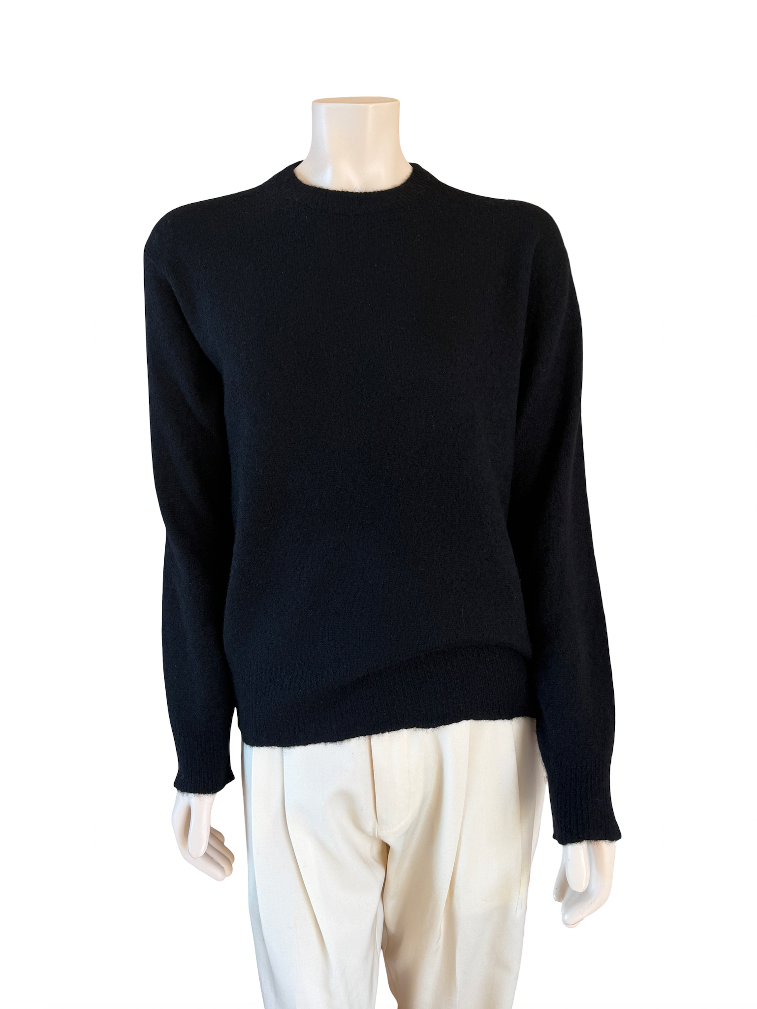 Cloud cashmere and silk essential crew neck sweater in black 