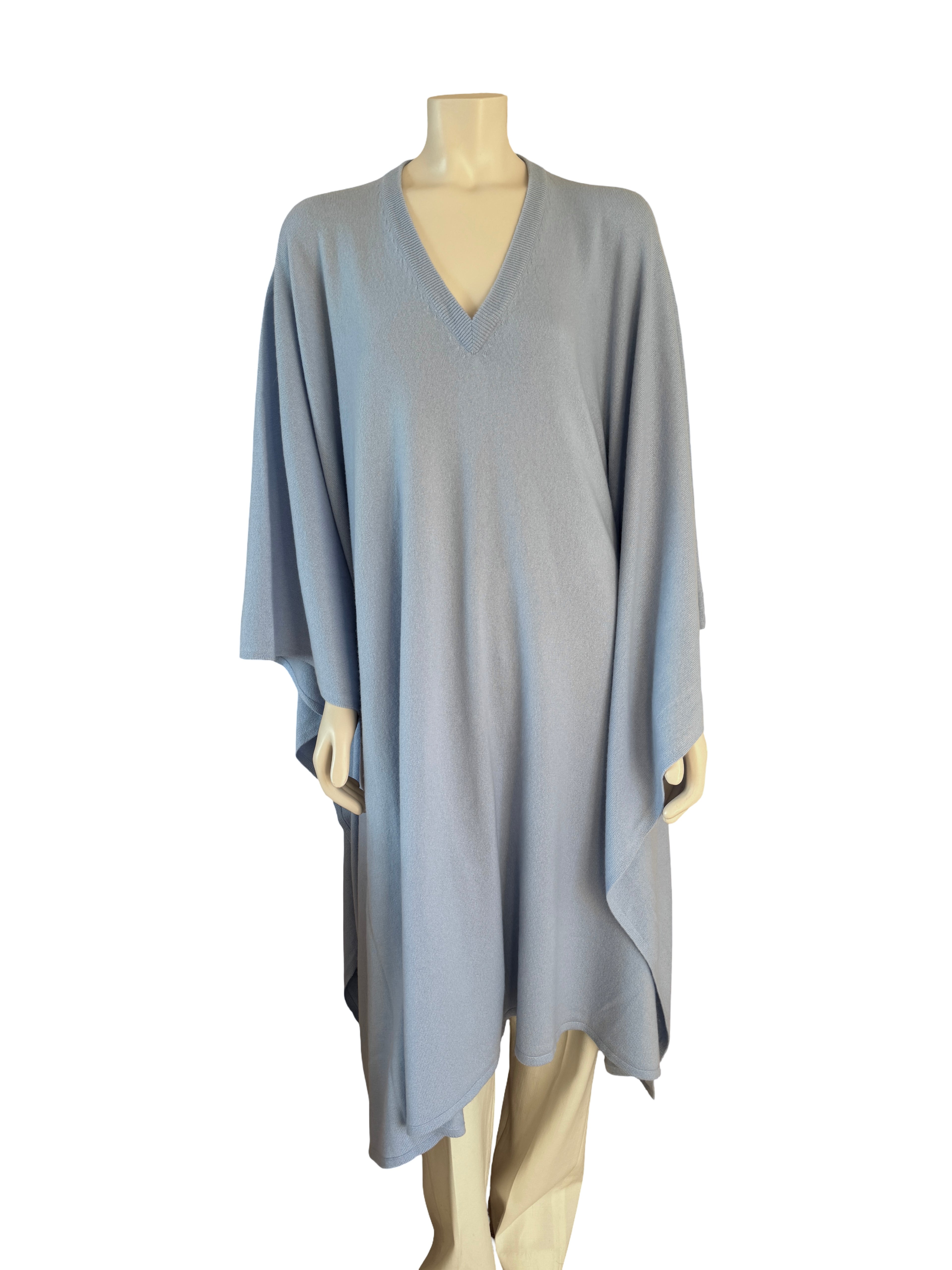 Luxurious cashmere knit caftan in lavanda