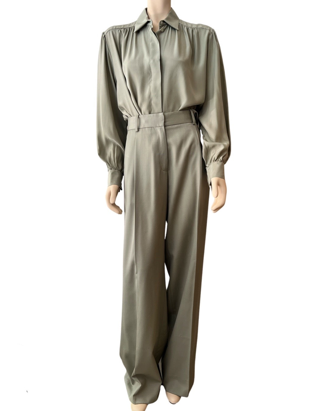 Silk crepe de chine blouse with puff sleeve and delicate chantilly lace trim in pale sage